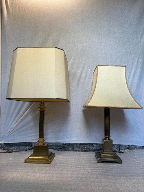 Lampe de table - Lampe en laiton en forme de rond avec une, Antiek en Kunst, Curiosa en Brocante