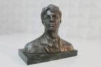 Mikhnovskaya - Buste, S.A. Yesenin, bust on stone. - 140 mm, Antiek en Kunst