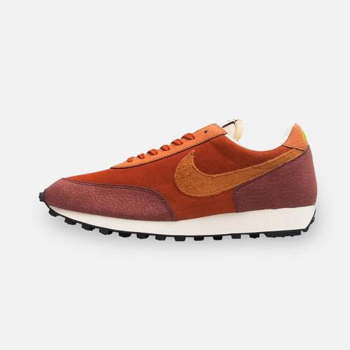 Nike Daybreak Rugged Orange/Desert Oranger-Pueblo Brown, Kleding | Heren, Schoenen, Sneakers, Zo goed als nieuw, Verzenden