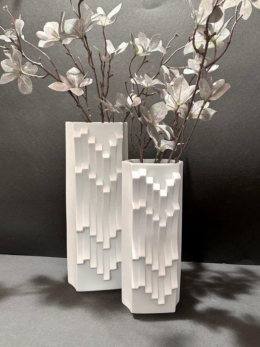 Hutschenreuther - Heinrich Fuchs - Vaas (2) - Archais -, Antiek en Kunst, Antiek | Meubels | Stoelen en Sofa's