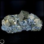 Pyrite dorée naturelle rare avec quartz et calcite Amas de, Nieuw
