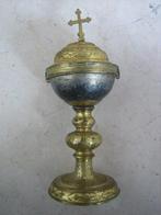 Pyxis - Urinoir van goudkleurig metaal