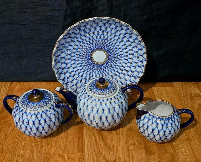 Lomonosov Imperial Porcelain Factory - A.Yatskevich -, Antiek en Kunst, Antiek | Meubels | Tafels