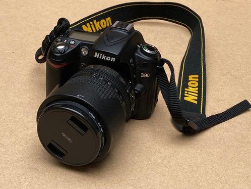 Nikon D90 (only 3599 clicks) + AF-S DX NIKKOR 18-105mm, Audio, Tv en Foto, Fotocamera's Digitaal