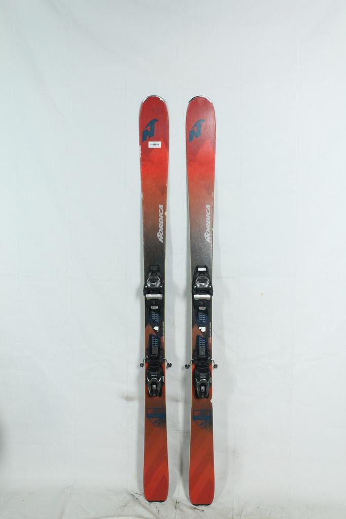 Refurbished - Ski - Nordica Navigator 85 (beschadigd) - 165, Sport en Fitness, Skiën en Langlaufen, Ski, 160 tot 180 cm, Gebruikt
