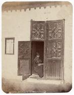 Casiano Alguacil (1832-1914) - Spain: lady sitting at patio,