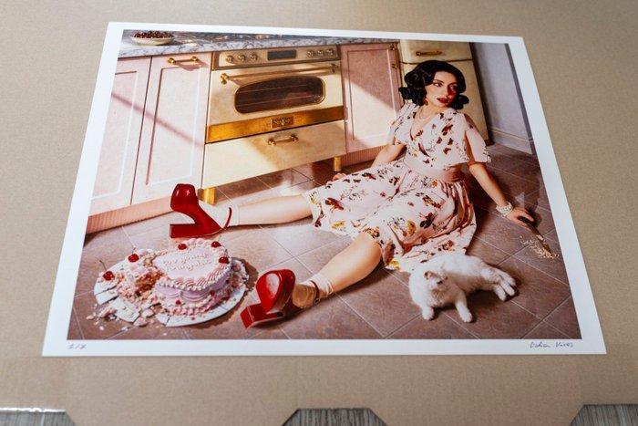 Lídia Vives - Too young for any shit, Antiquités & Art, Art | Objets design