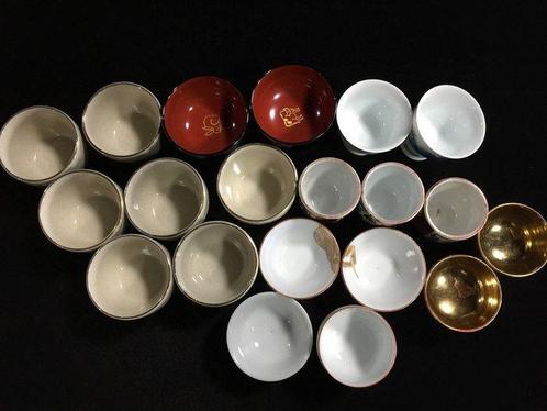 Statue, Set of 20 / Signed / Japanese Vintage Sake Cup, Antiek en Kunst, Antiek | Speelgoed