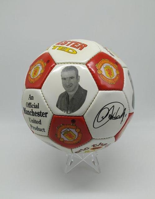 Manchester United - Eric Cantona Ball - With Signatures -, Verzamelen, Overige Verzamelen