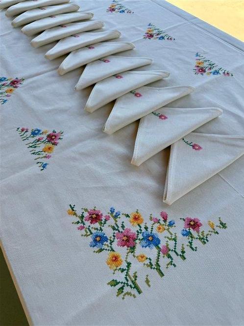 Tafelkleed - 260 cm - 180 cm - Linnen tafellaken kruissteek, Antiek en Kunst, Antiek | Tapijten, Tafelkleden en Textiel