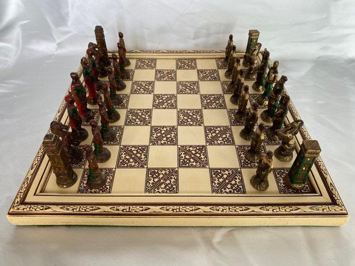 Schaakspel - Romano en Barbaros, beelden met de hand, Antiek en Kunst, Curiosa en Brocante