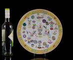 Een grote (diameter 30 cm) Chinese The Hundred Antiques, Antiek en Kunst