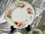 Tafelservies (17) - Flowers of the month - Beenderporselein