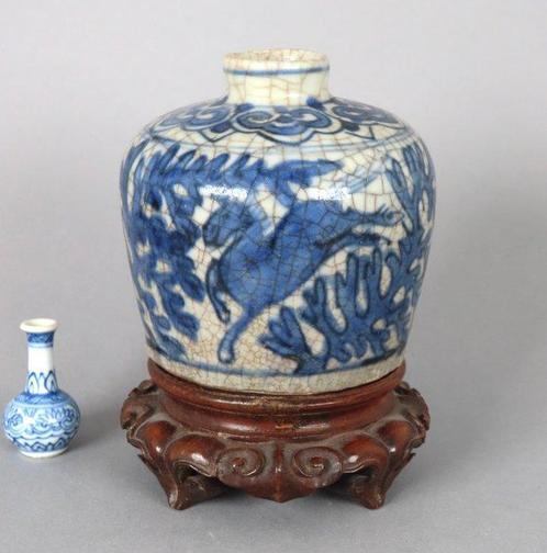 Jiajing (1522-1566) - Bocal - Trois chevaux gambadant dans, Antiek en Kunst, Antiek | Overige Antiek