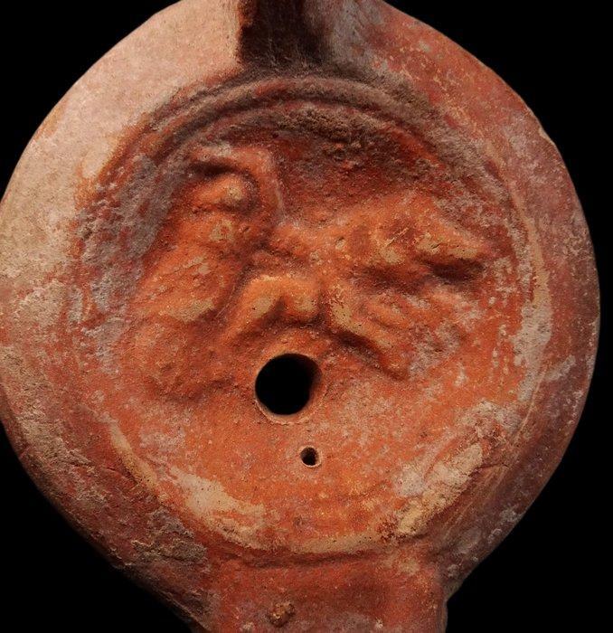 Oud-Romeins - Olielamp met decor - Bige getrokken door twee, Antiek en Kunst, Antiek | Overige Antiek