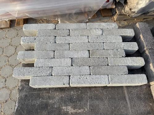 Veiling - 53 M2 Betonklinker Waalformaat Grijs Getrommeld 20, Tuin en Terras, Tegels en Klinkers, Nieuw