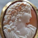 Broche - 18 karaat Geel goud - 1850 gesigneerde cameo, Handtassen en Accessoires, Antieke sieraden