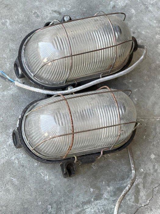 TGL - BG2M - Lamp (2) - Glas, Metaal - Vintage muur lamp., Antiek en Kunst, Curiosa en Brocante