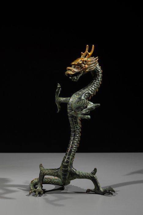 Brons - Een bronzen okimono van een staande Ry-draak. -, Antiek en Kunst, Antiek | Overige Antiek
