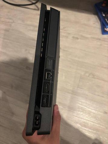 Sony - Playstation 4 (PS4) - Slim - Videogameconsole + games beschikbaar voor biedingen