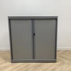 Tweedehands roldeurkast / archiefkast vv 2 legborden met, Huis en Inrichting, Kasten | Roldeurkasten en Archiefkasten, Gebruikt