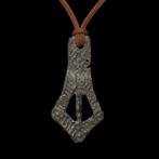 Viking periode Brons big dragon foot amulet - 60 mm  (Zonder, Antiek en Kunst