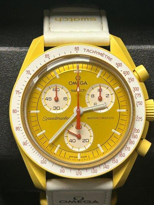 Swatch - MoonSwatch - Mission to the Sun - Zonder, Handtassen en Accessoires, Horloges | Heren