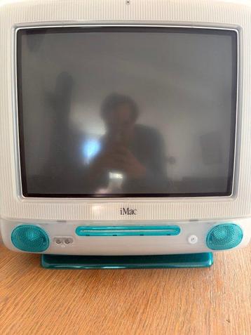 Apple iMac G3 - Macintosh (1)