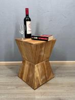 Geometrische houten kruk / bijzettafel in sculpturaal design, Antiek en Kunst