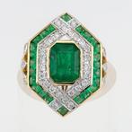 [Lotus Certified] - (Emerald) 2.27 Cts - (Emerald) 0.85 Cts, Bijoux, Sacs & Beauté, Bijoux anciens