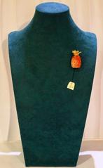 Trifari - Plaqué or, Bakélite - Broche - TRIFARI VINTAGE