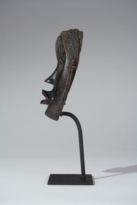 Een houten masker - Dan - Ivoorkust (Zonder Minimumprijs), Antiek en Kunst, Kunst | Niet-Westerse kunst