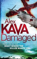 Damaged 9780751543353 Alex Kava, Boeken, Verzenden, Gelezen, Alex Kava