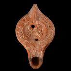 Laat-Romeins / Vroeg-Byzantijns Terracotta Olie Lamp met