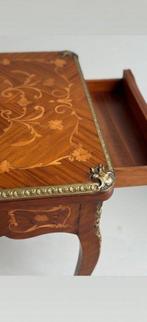 Table - Bronze, Bois - Table de style Louis XV - H : 77 cm