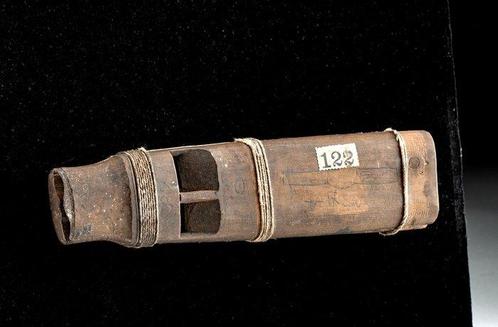 Indiaan Cederhout Fluitje | Ex-museum - 18 cm, Collections, Minéraux & Fossiles