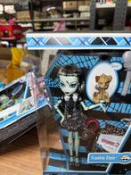Mattel - Pop Monster High/ Frankie Stein/ Mattel 2012 -
