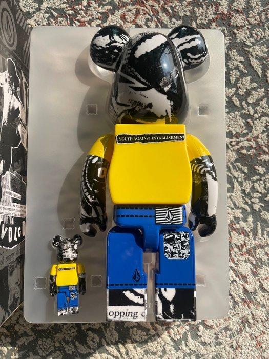 Medicom Toy, Volcom - Beeldje - YOE x TOT VOLCOM BE@RBRICK, Antiek en Kunst, Kunst | Designobjecten