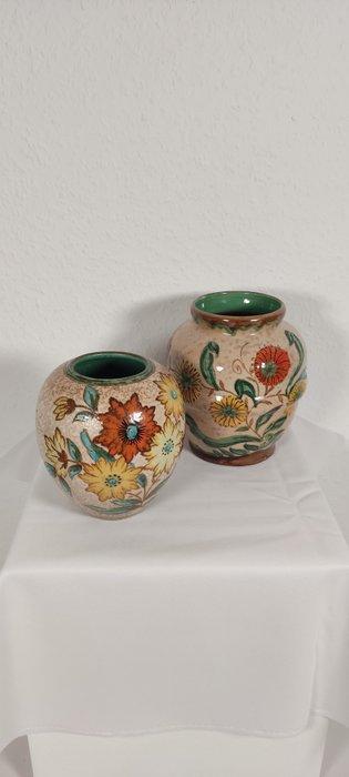 Gouda Holland - Vase (2) - Céramique - Motifs floraux