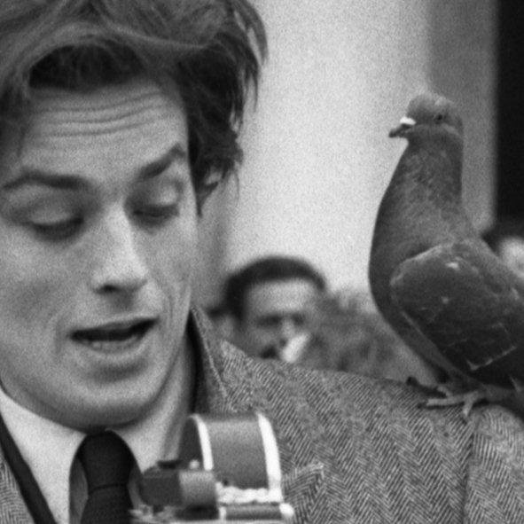 Cameraphoto Epoche/Vittorio Pavan - Alain Delon in piazza, Antiek en Kunst, Kunst | Designobjecten