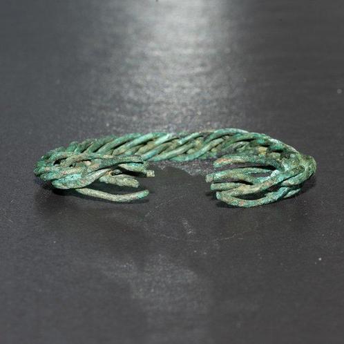 Viking periode Brons gedraaide armband - 13 mm (Zonder, Antiek en Kunst, Antiek | Overige Antiek