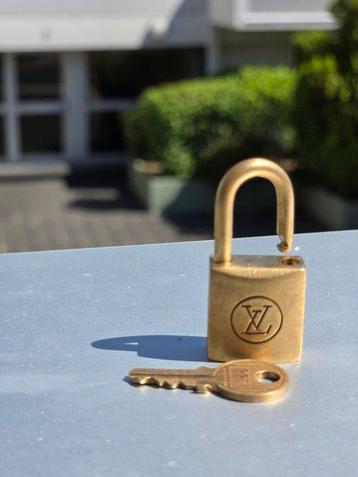 Slot en sleutel (221) - Louis Vuitton beschikbaar voor biedingen