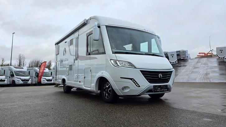 Bavaria I 700 Style zeer verzorgd met hef- en twinbed 80456, Caravans en Kamperen, Mobilhomes, Cassettetoilet, Handgeschakeld