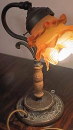 Tafellamp (2) - Amberkleurig glas en metalen ondersteuning.