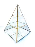 Vitrine - Piramide - Glas, Messing