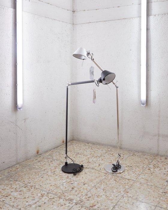 Artemide - Michele De Lucchi, Giancarlo Fassina - Staande, Antiek en Kunst, Antiek | Meubels | Stoelen en Sofa's