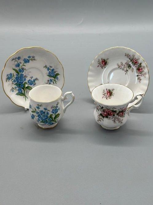 Lindner Handarbeit Tassen-Set mit floralen Dekoren – West, Antiek en Kunst, Antiek | Meubels | Tafels