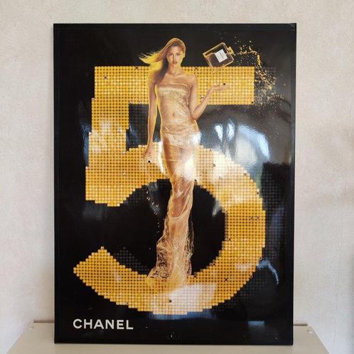Chanel - Lichtbord - Papier, plastic, Antiek en Kunst, Antiek | Wandborden en Tegels