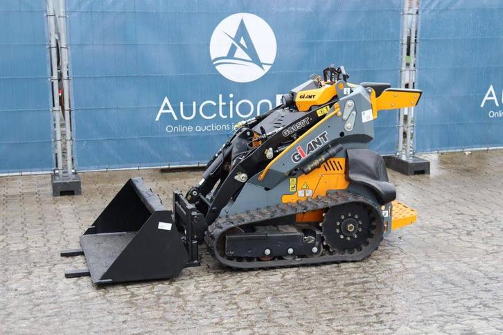 Veiling: Schranklader Giant GS950T Diesel 2025, Articles professionnels, Machines & Construction | Grues & Excavatrices, Enlèvement