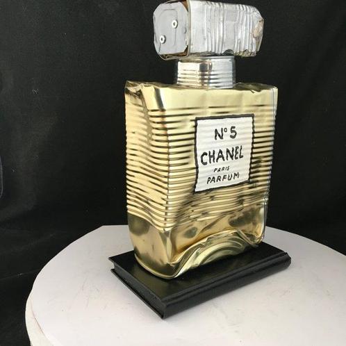 Norman Gekko (XX-XXI) - BIG Crushed Chanel N.5 Gold Edition, Antiek en Kunst, Kunst | Schilderijen | Modern